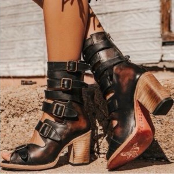 Freebird by Steven Shoes - Freebird by Steven Bond Gladiator Sandals NWOB